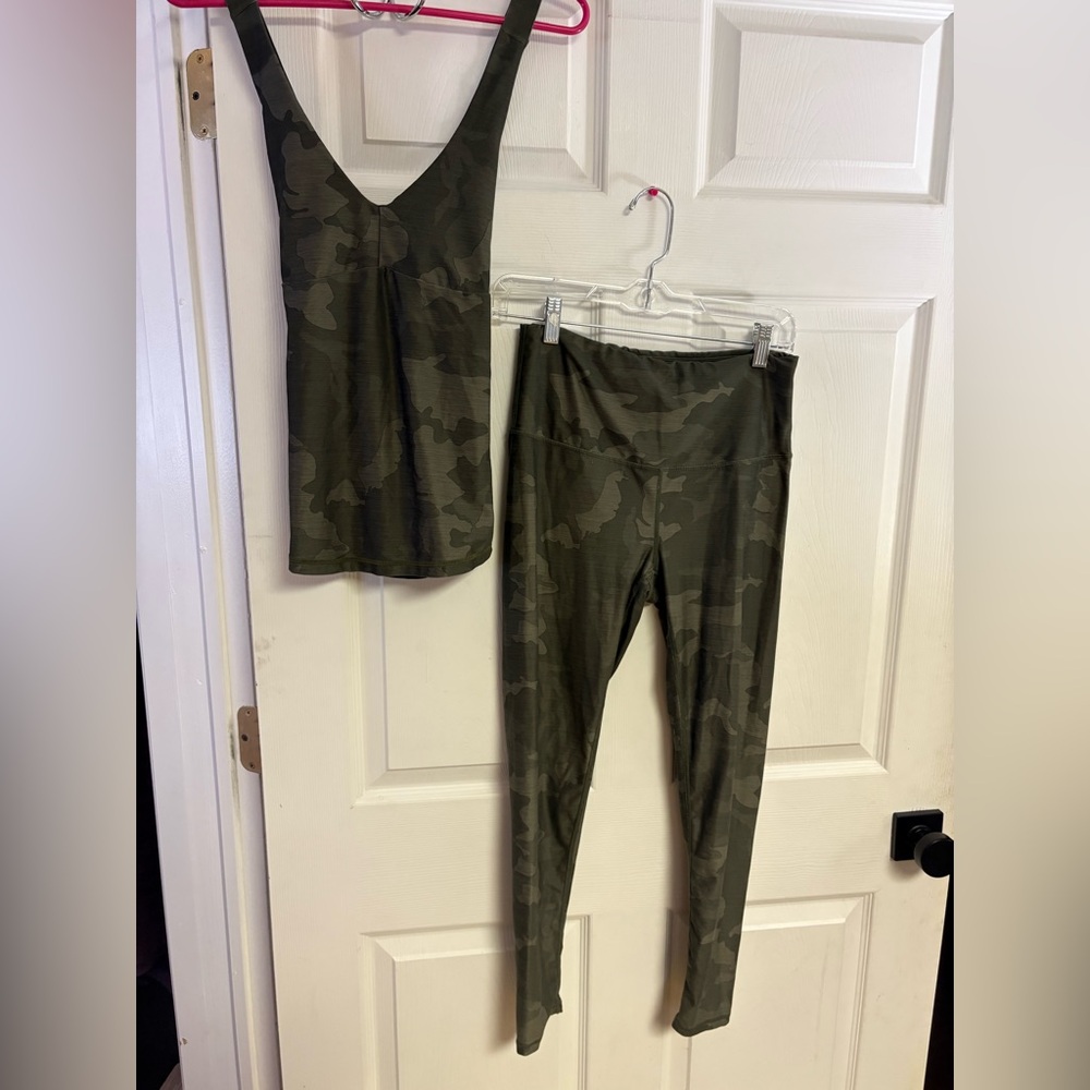 prAna Camo Activewear Set - High-Waisted Leggings & V-Neck Yoga Tank Olive Green
